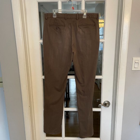 Old Navy Ultimate Straight Men's Chinos - TALL 36x36 - Picture 3 of 5